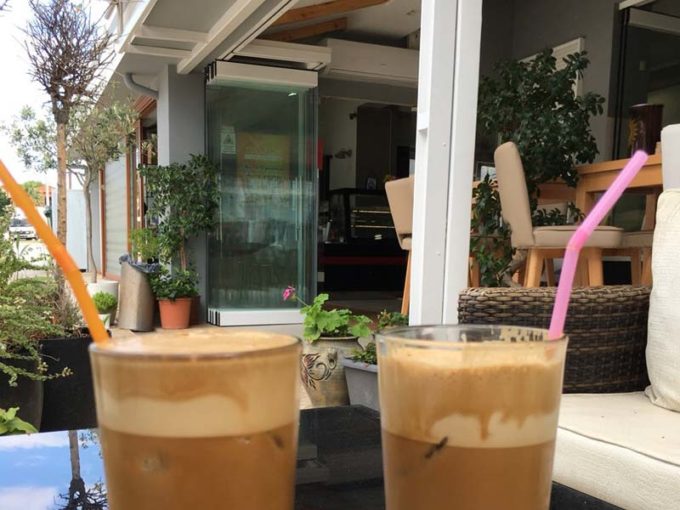 artopoiia-fournos-zaxaroplasteio-tasos-nikiti-halkidiki-pastry-cafe-psomia-glyka-1-800x600